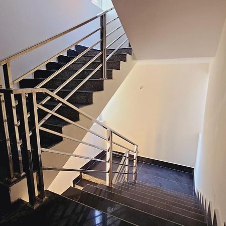 Vensa Homestay Puri Εξωτερικό φωτογραφία