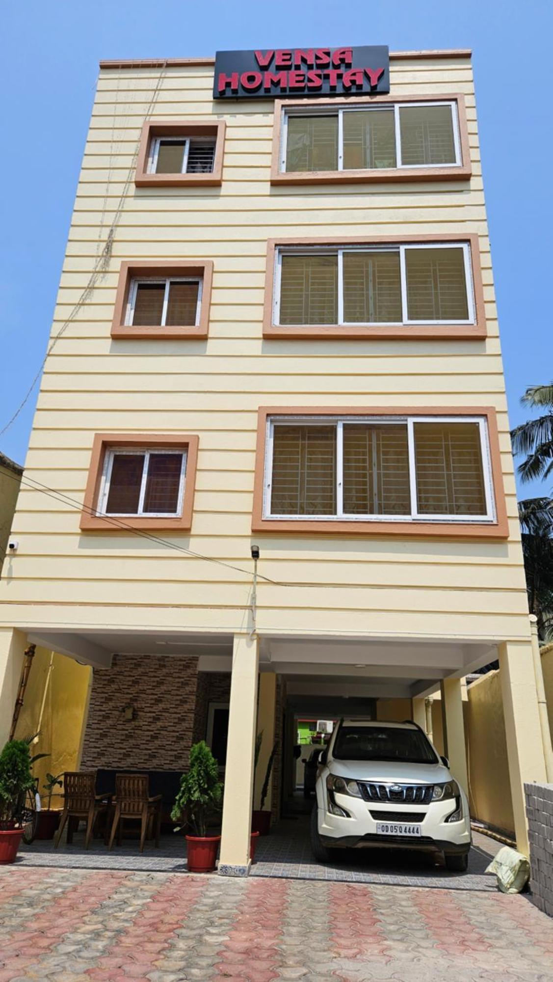 Vensa Homestay Puri Εξωτερικό φωτογραφία