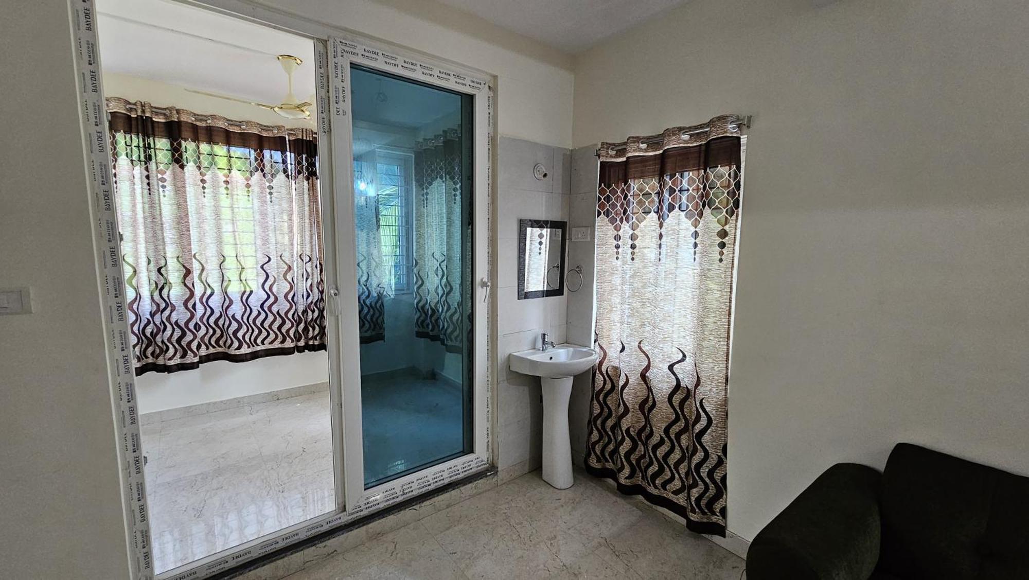 Vensa Homestay Puri Εξωτερικό φωτογραφία